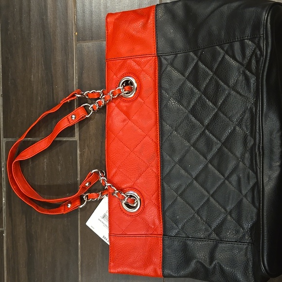 Nine West Quilted Red and Black Tote NWT - Picture 3 of 6